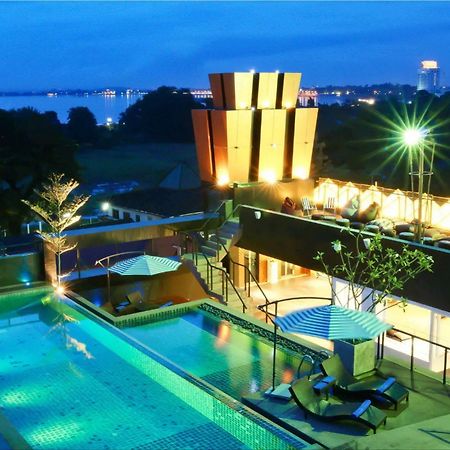 Rashmi'S Plaza Hotel Vientiane Exterior photo