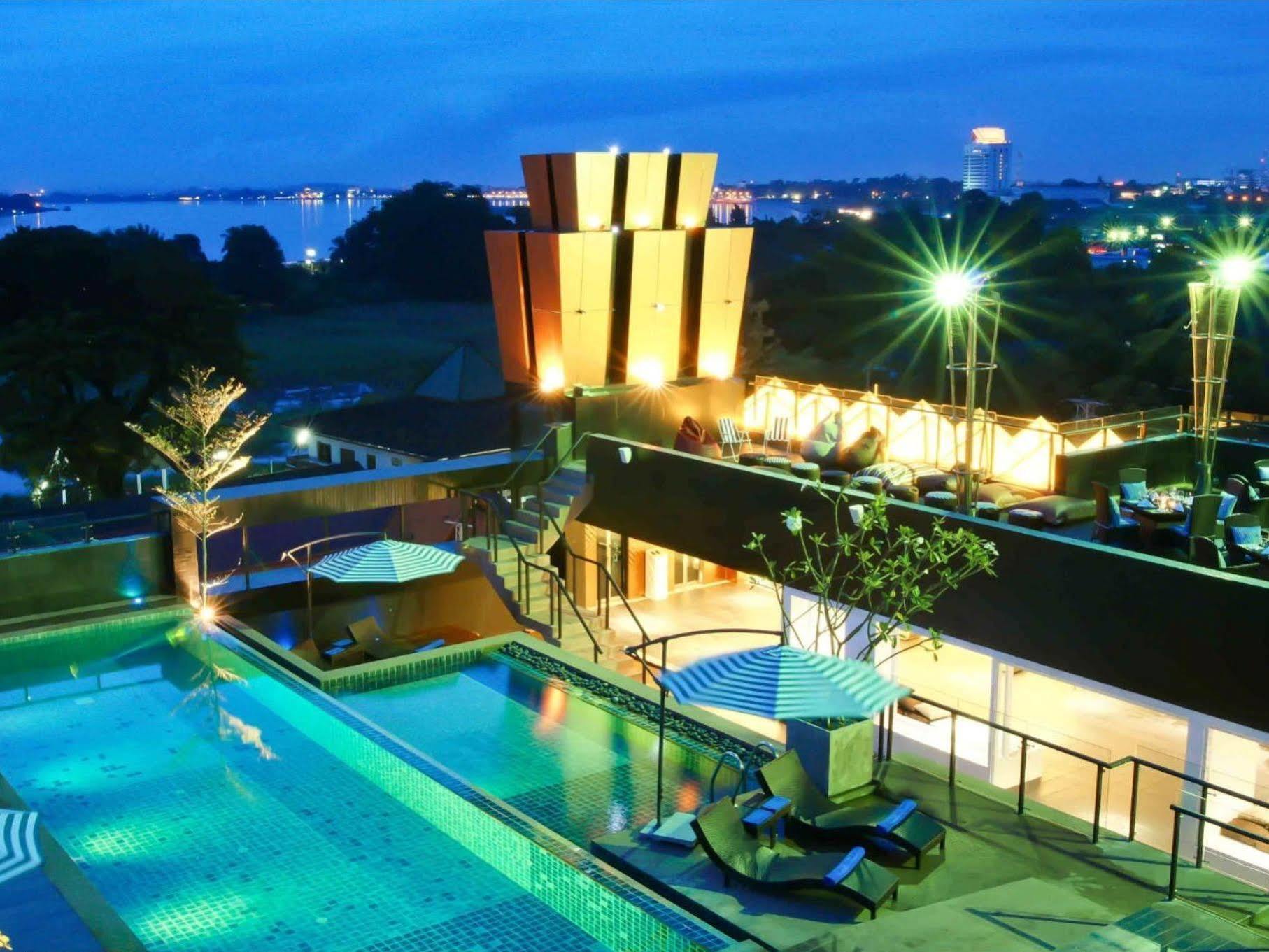 Rashmi'S Plaza Hotel Vientiane Exterior photo