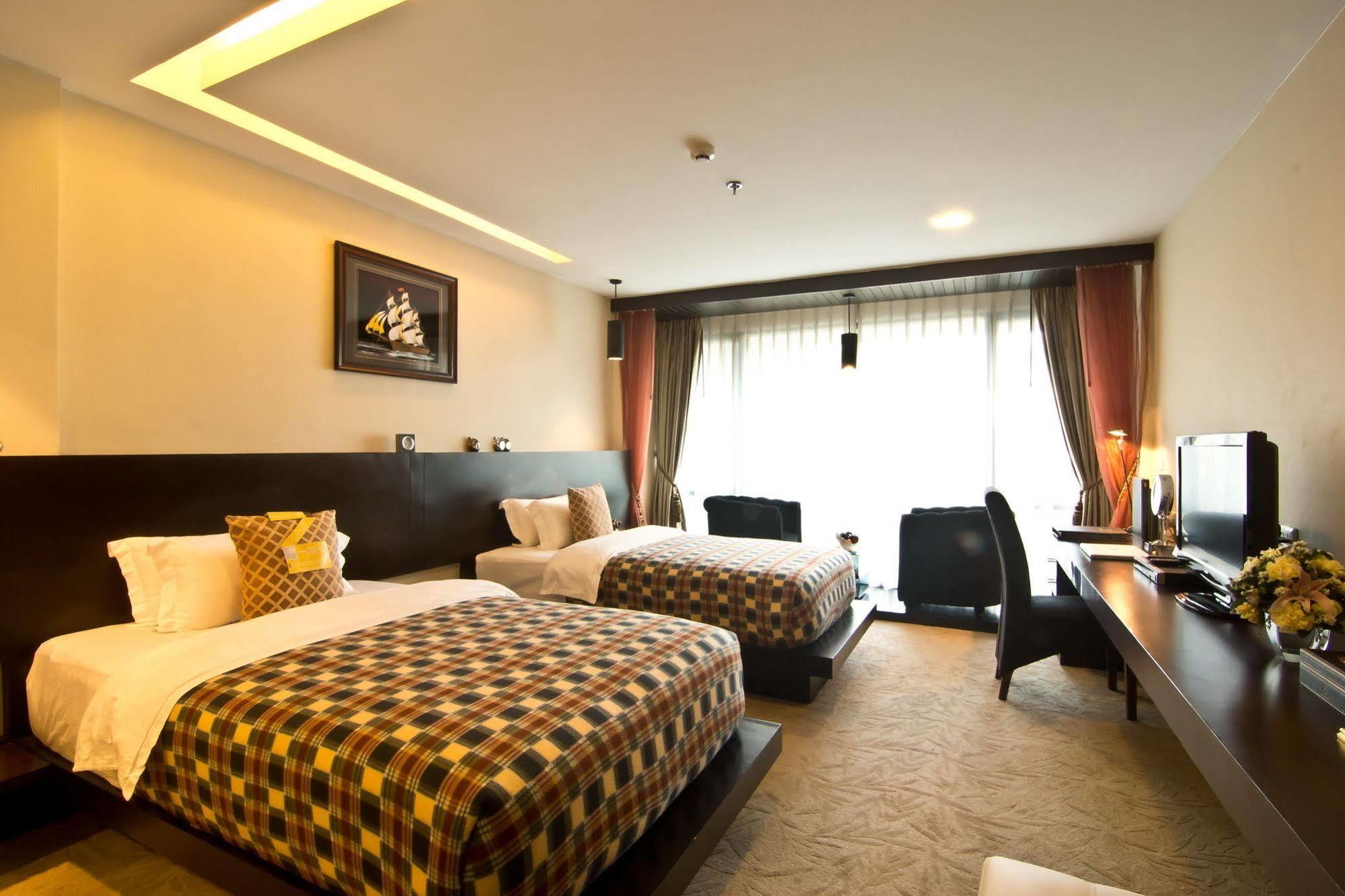 Rashmi'S Plaza Hotel Vientiane Exterior photo