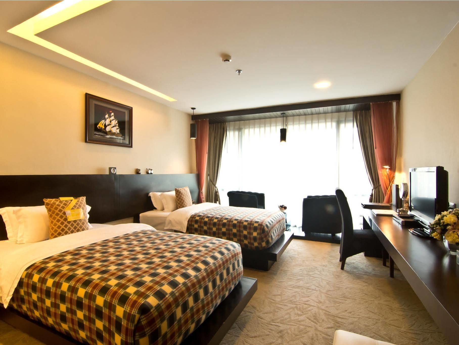 Rashmi'S Plaza Hotel Vientiane Exterior photo