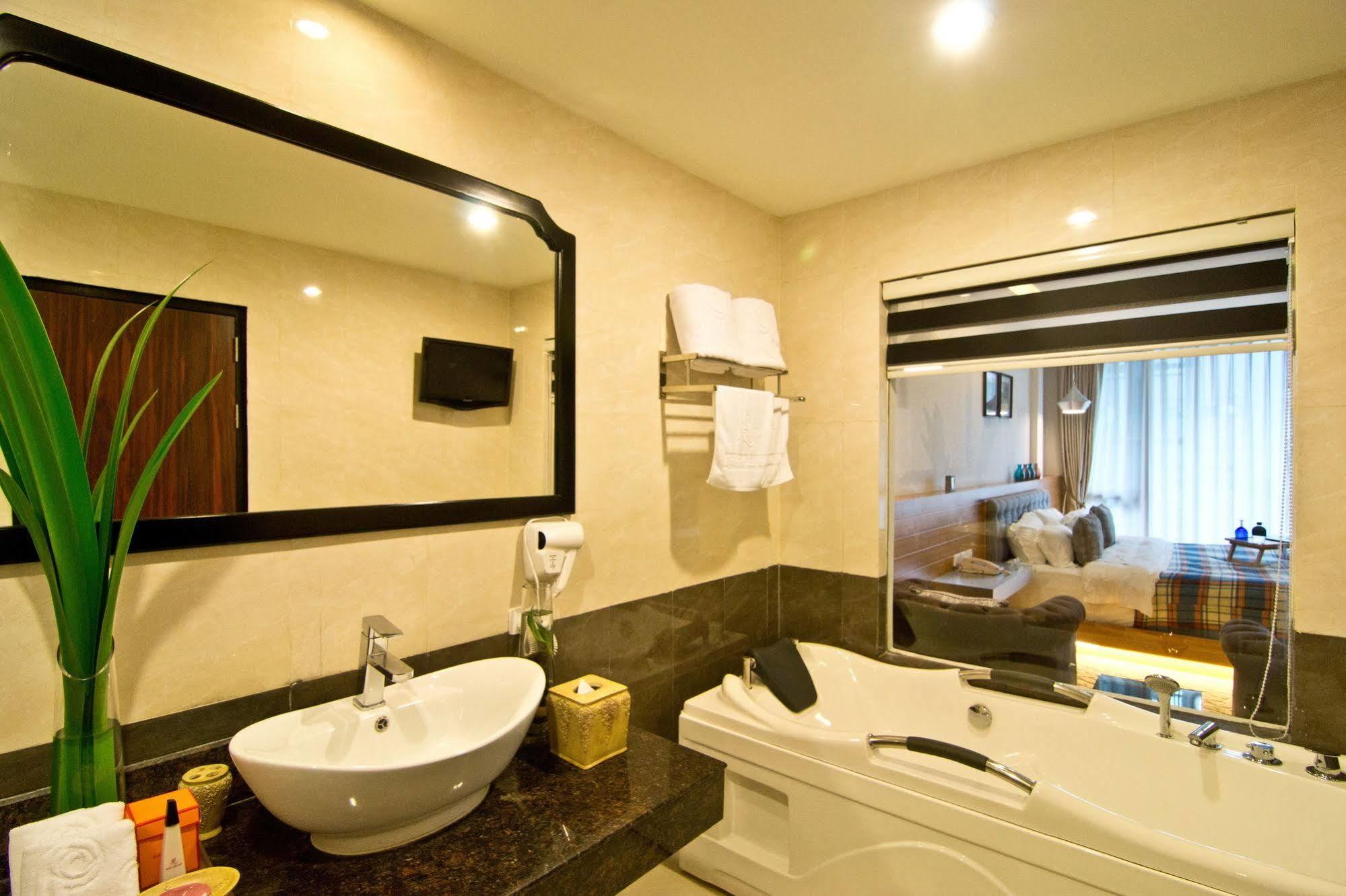 Rashmi'S Plaza Hotel Vientiane Exterior photo