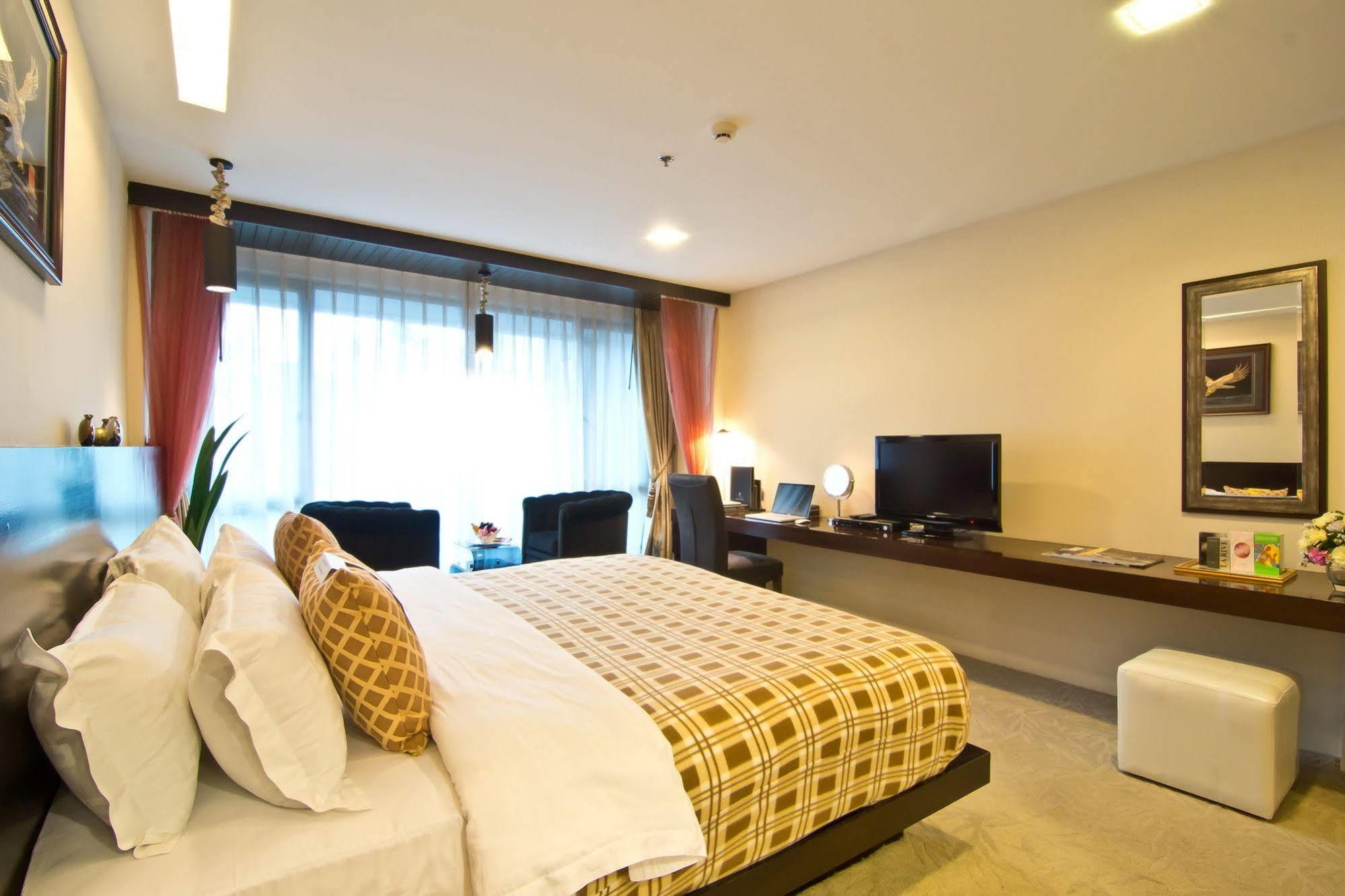 Rashmi'S Plaza Hotel Vientiane Exterior photo