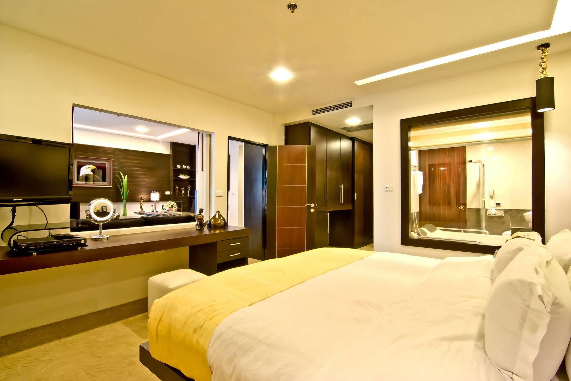 Rashmi'S Plaza Hotel Vientiane Exterior photo