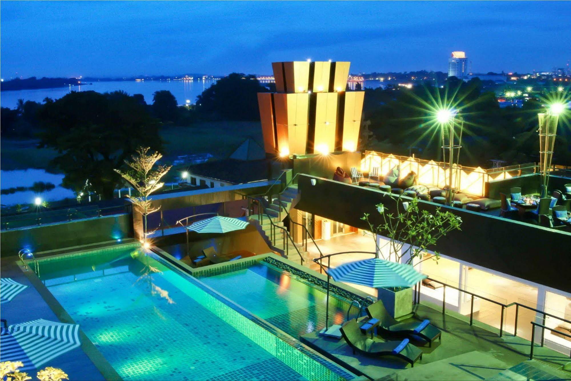 Rashmi'S Plaza Hotel Vientiane Exterior photo